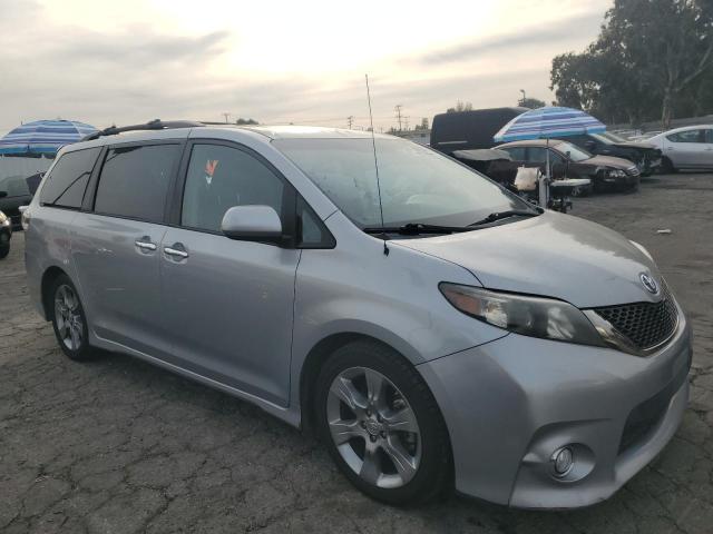  TOYOTA SIENNA 2014 Сріблястий