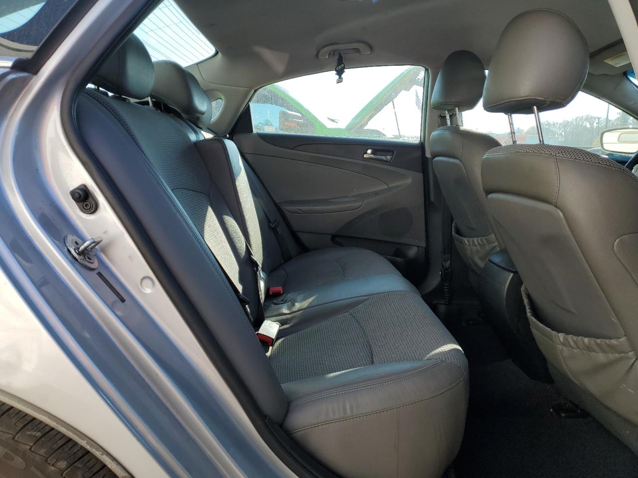 2012 Hyundai Sonata - Image 10