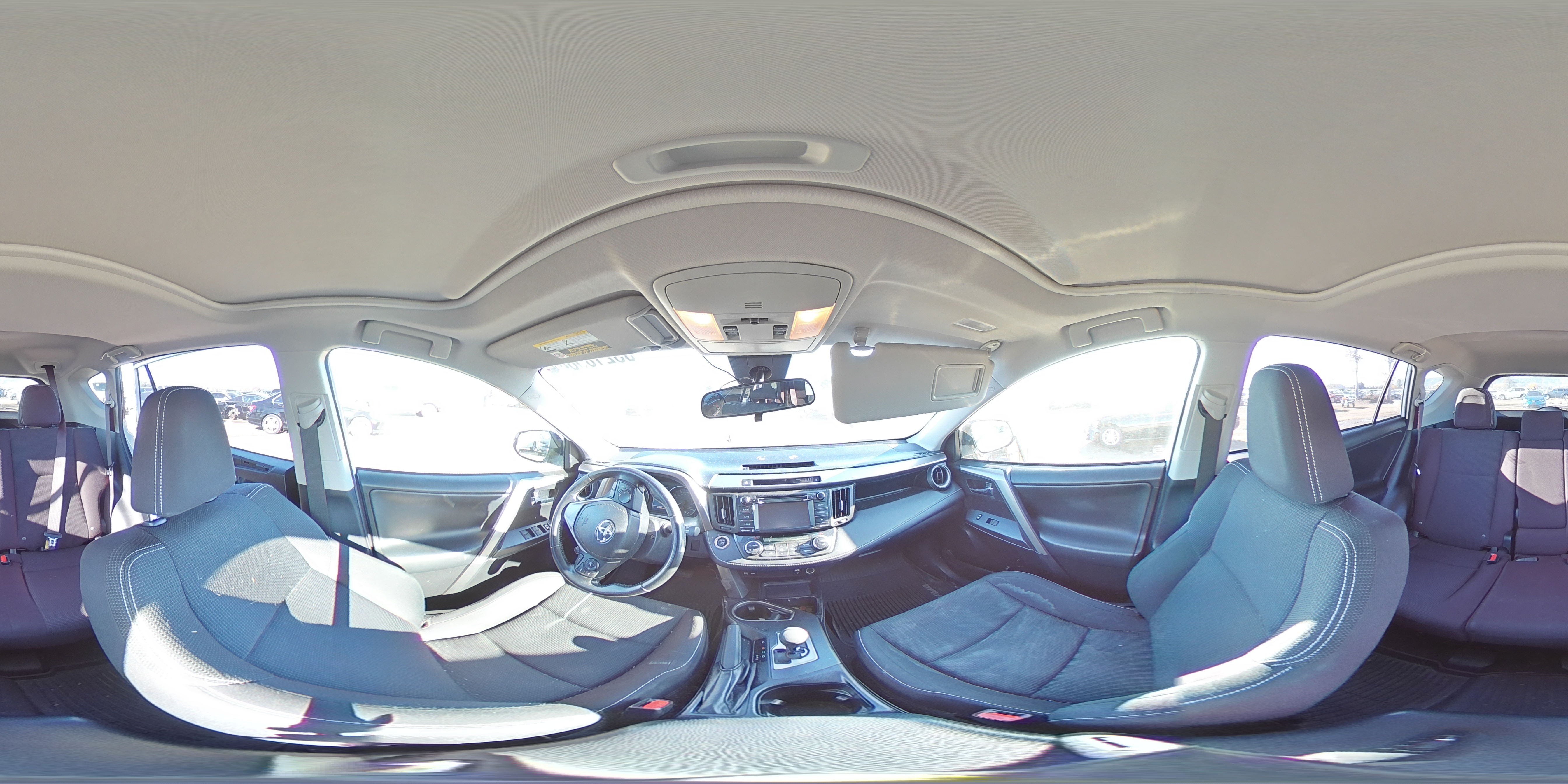 2018 Toyota RAV 4 - Image 13