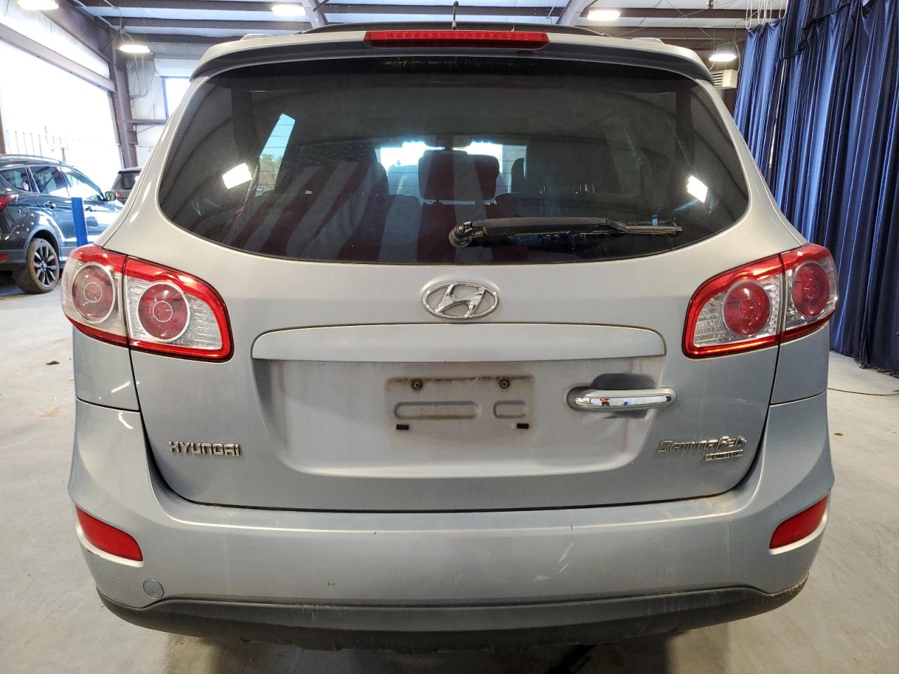 2010 Hyundai Santa Fe - Image 6