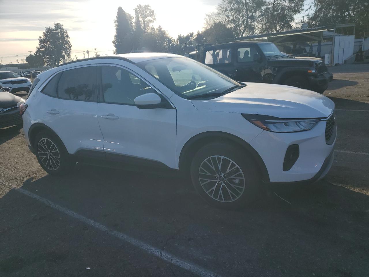 2023 Ford Escape - Image 4