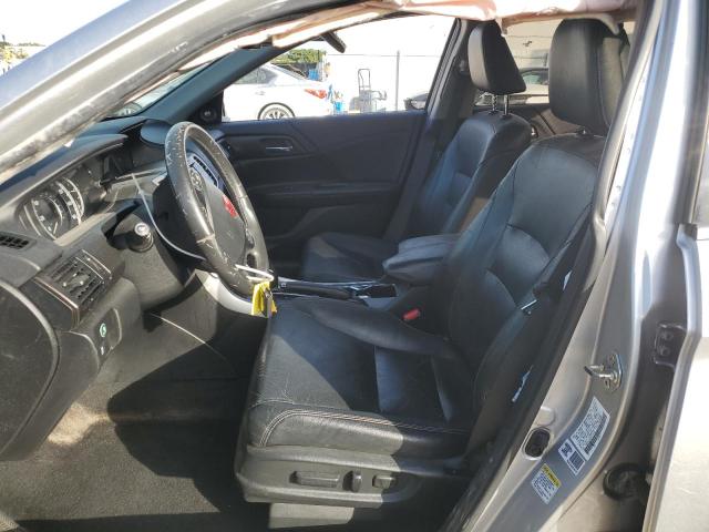 Седани HONDA ACCORD 2015 Сріблястий