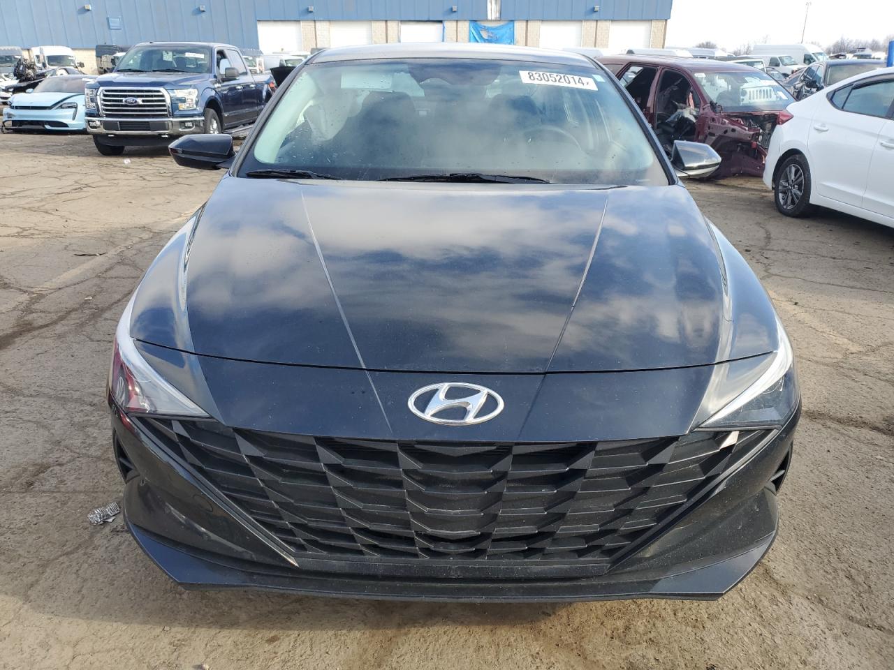 2023 Hyundai Elantra - Image 5