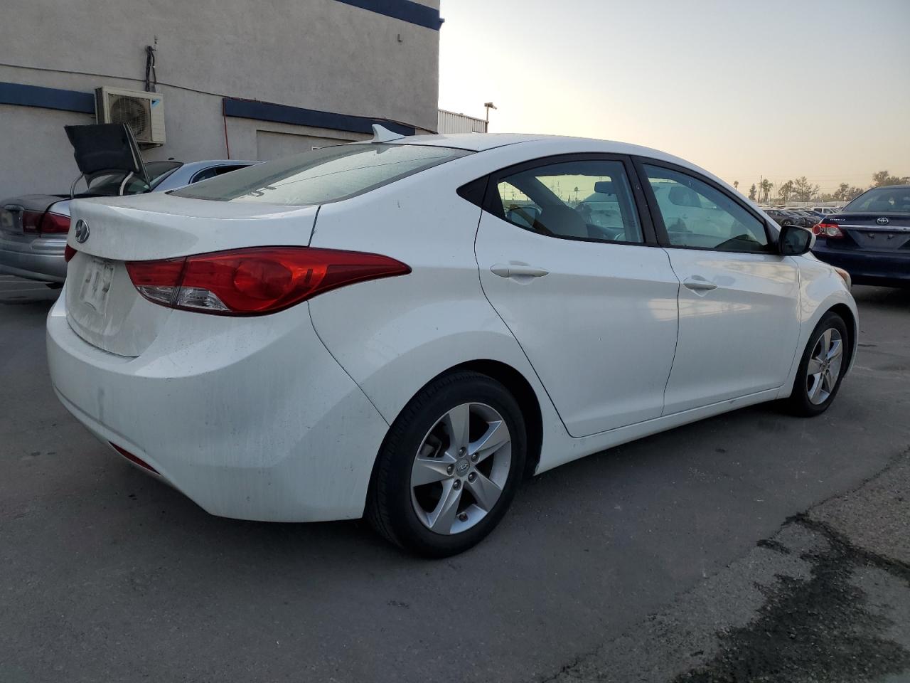 VIN 5NPDH4AE9DH365197 2013 HYUNDAI ELANTRA no.3