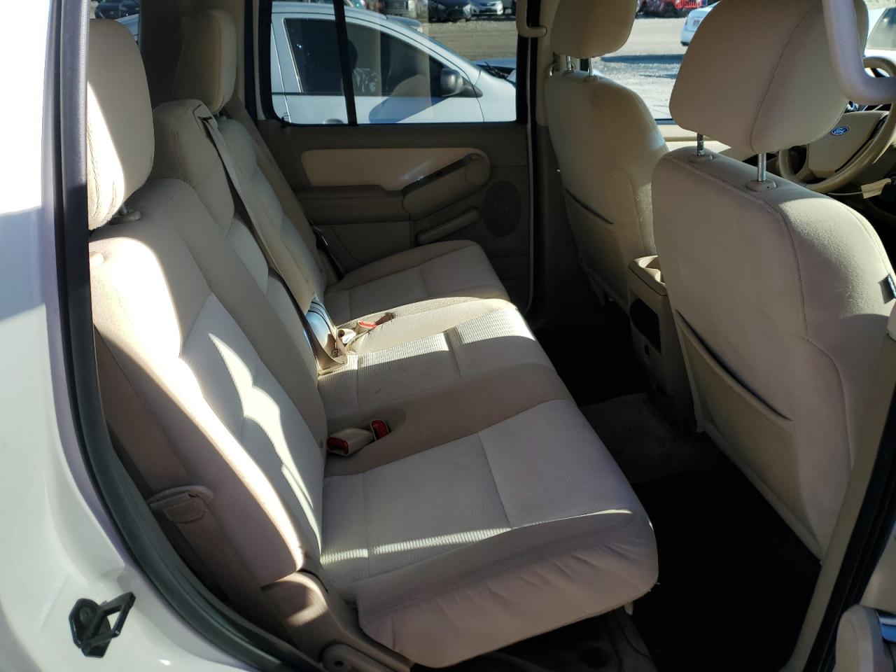 2008 Ford Explorer - Image 11