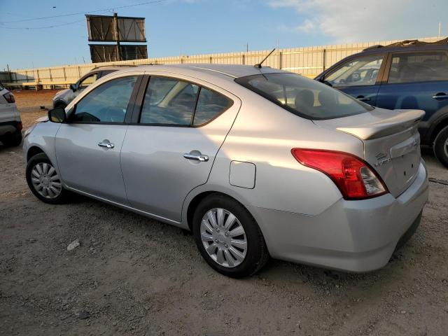  NISSAN VERSA 2019 Srebrny