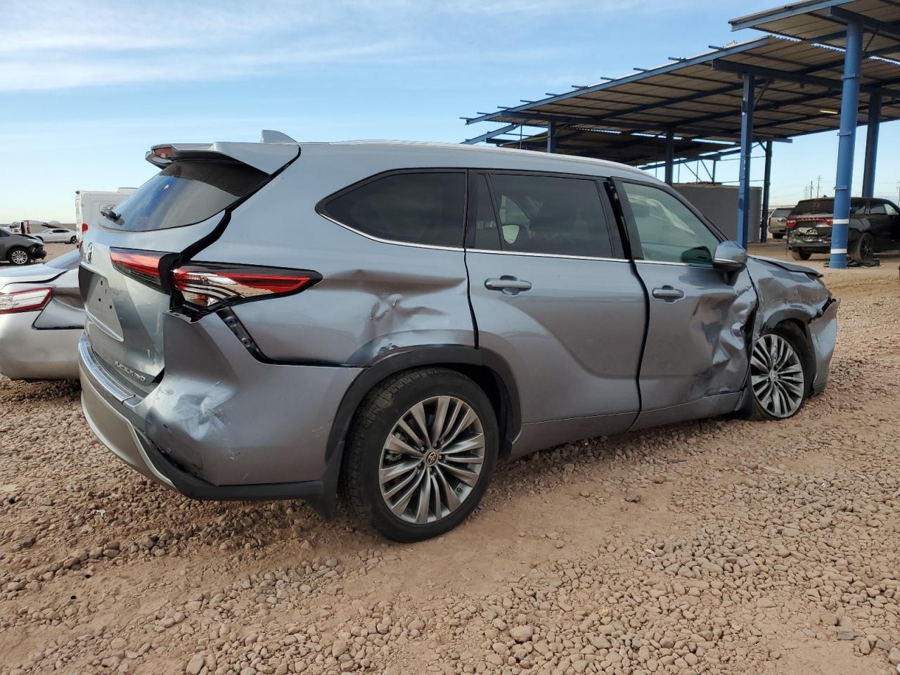 2020 Toyota Highlander - Image 3