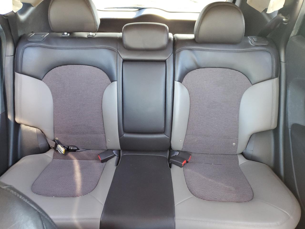 2013 Hyundai Tucson - Image 10