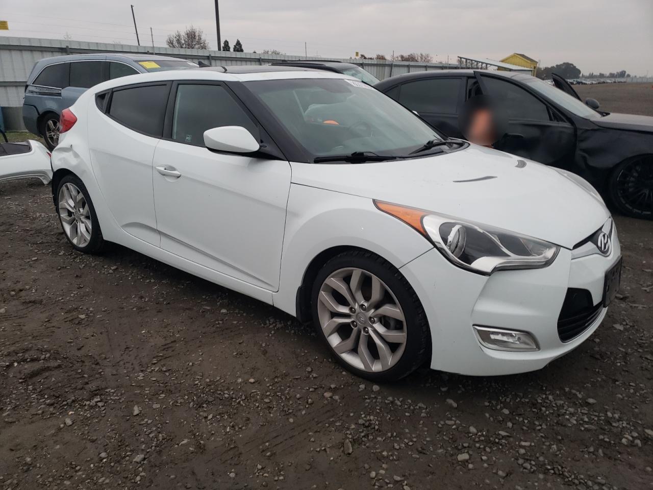 VIN KMHTC6AD7DU135608 2013 HYUNDAI VELOSTER no.4