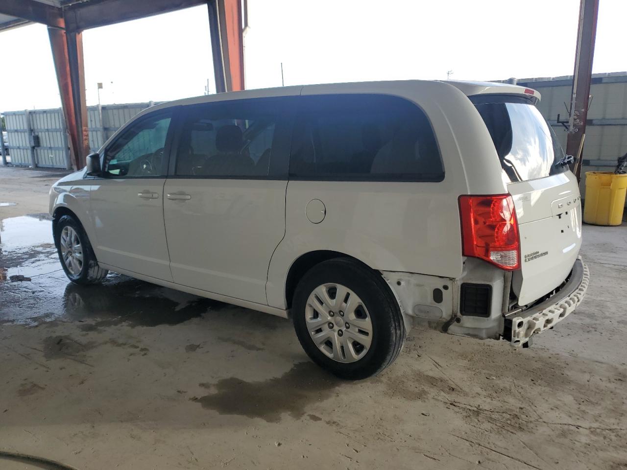 2018 Dodge Caravan - Image 2