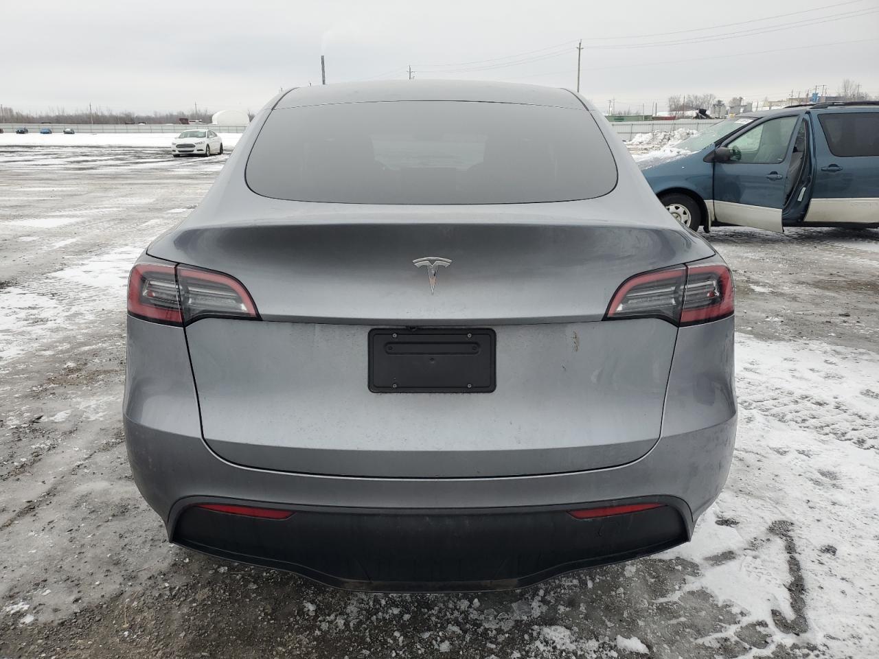 2024 Tesla Model Y VIN: LRWYGDFD8RC662417 Lot: 85016214