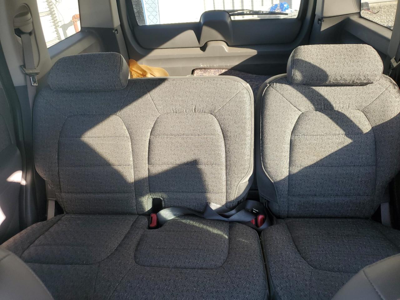 2002 Ford Explorer - Image 10