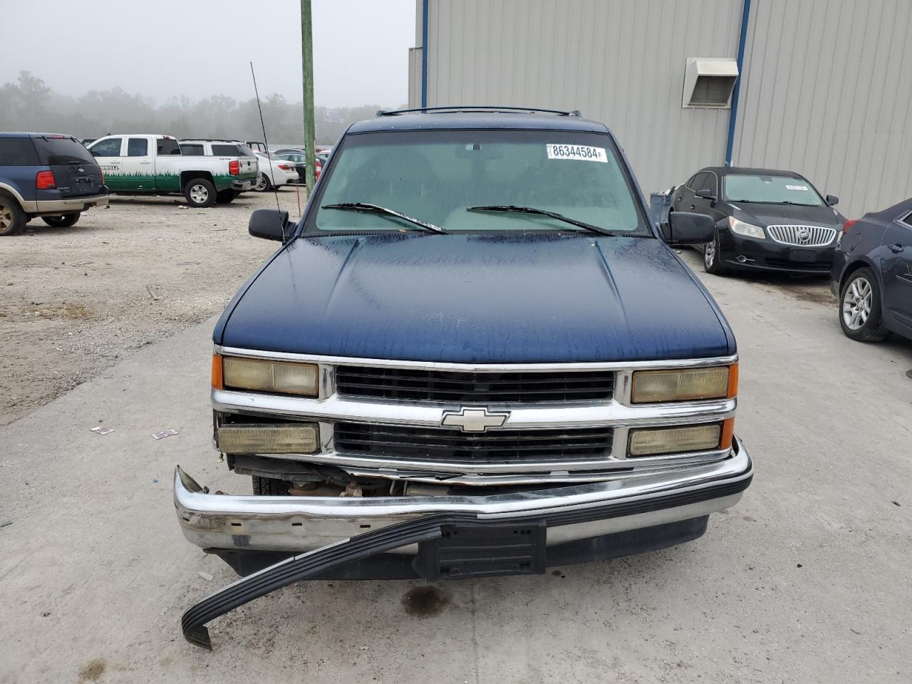 1996 Chevrolet Suburban - Image 5