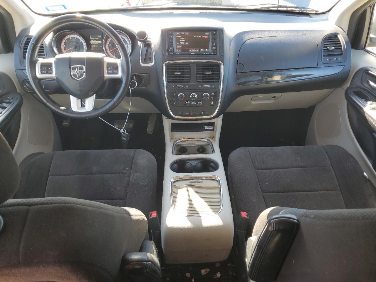 2013 Dodge Caravan - Image 8