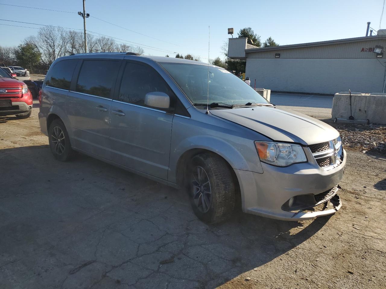 2017 Dodge Caravan - Image 4