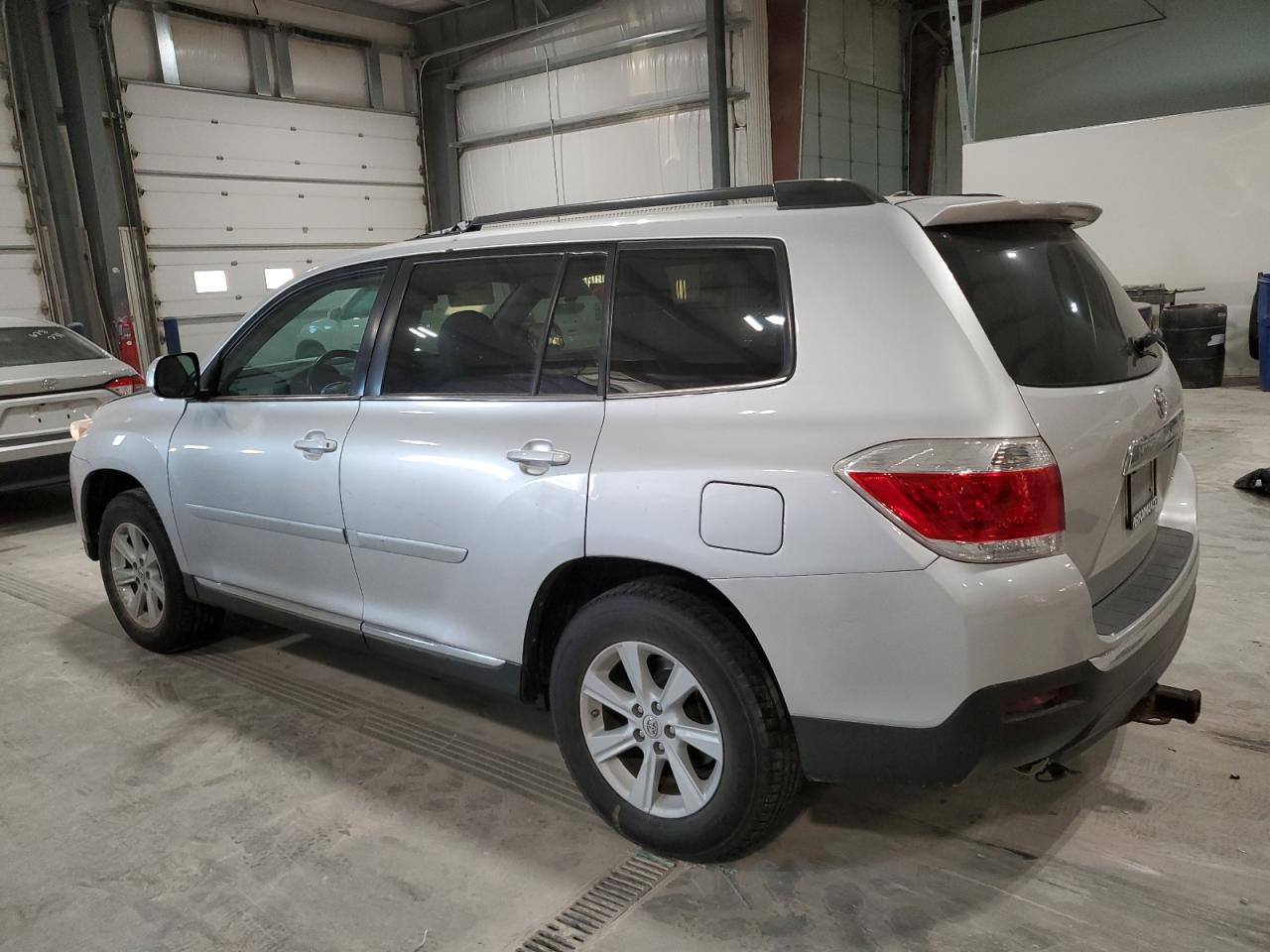 2013 Toyota Highlander - Image 2