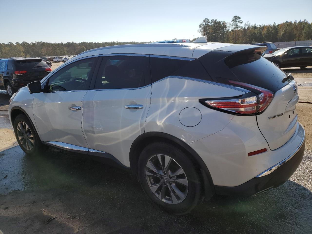 2017 Nissan Murano - Image 2