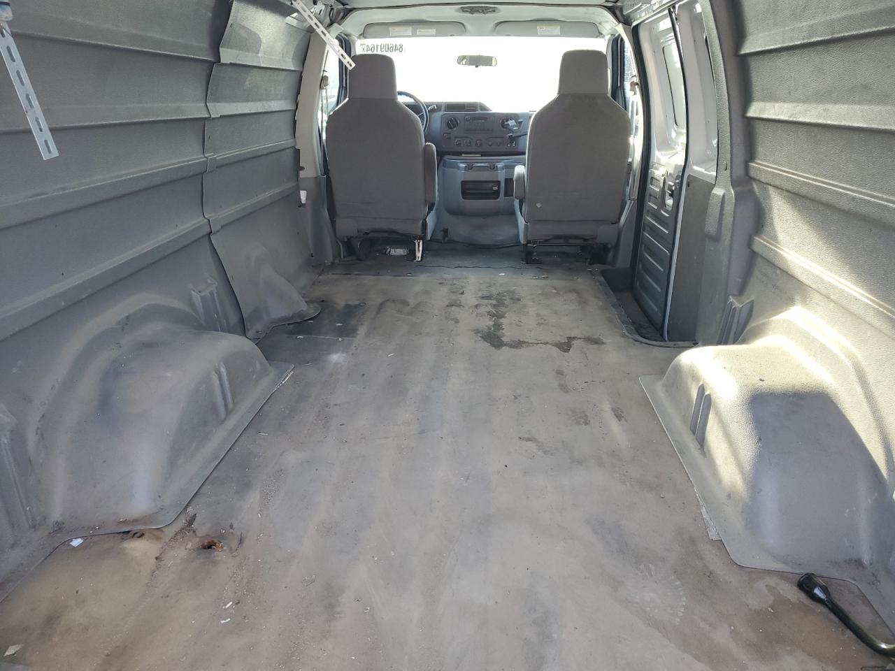 2013 Ford Econoline - Image 10