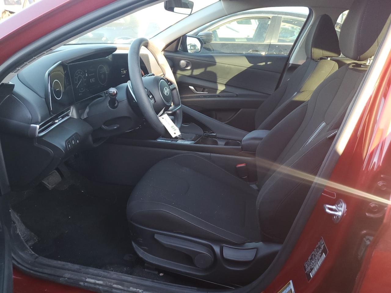 2024 Hyundai Elantra - Image 7