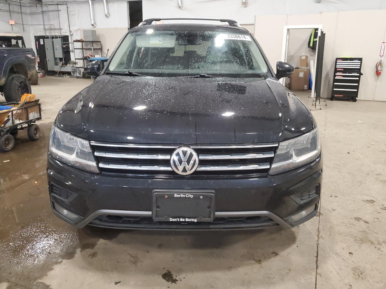 2018 Volkswagen Tiguan - Image 5