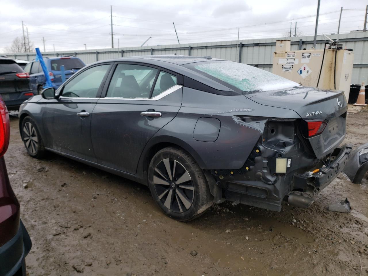 2019 Nissan Altima - Image 2