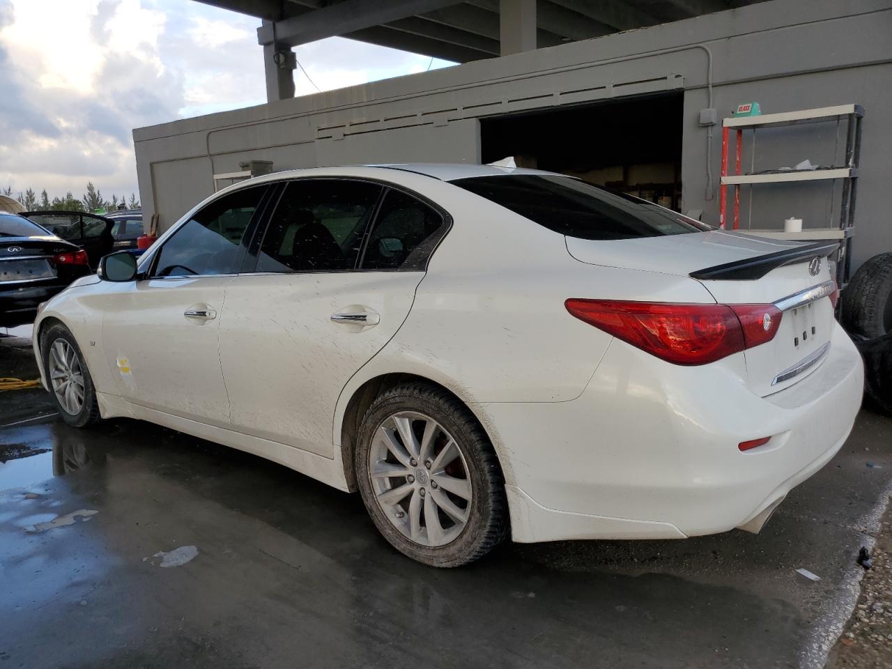 VIN JN1BV7APXFM339822 2015 INFINITI Q50 no.2