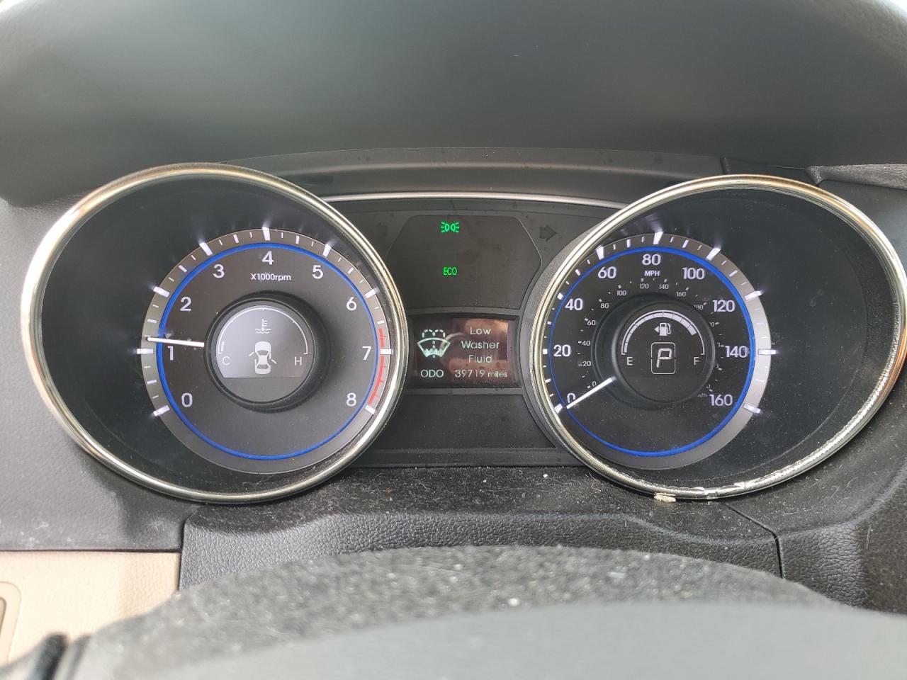 2012 Hyundai Sonata - Image 9