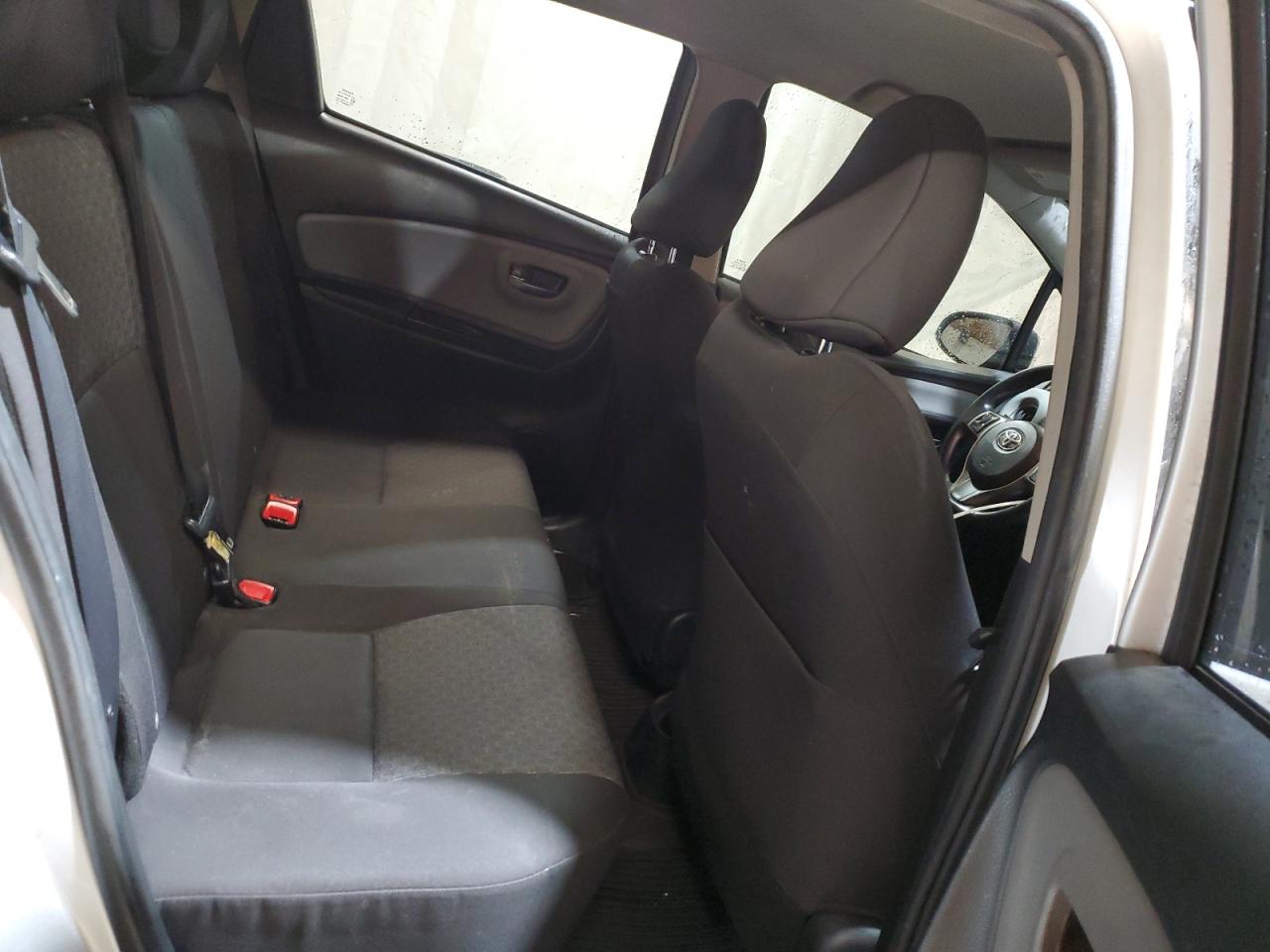 2017 Toyota Yaris - Image 10