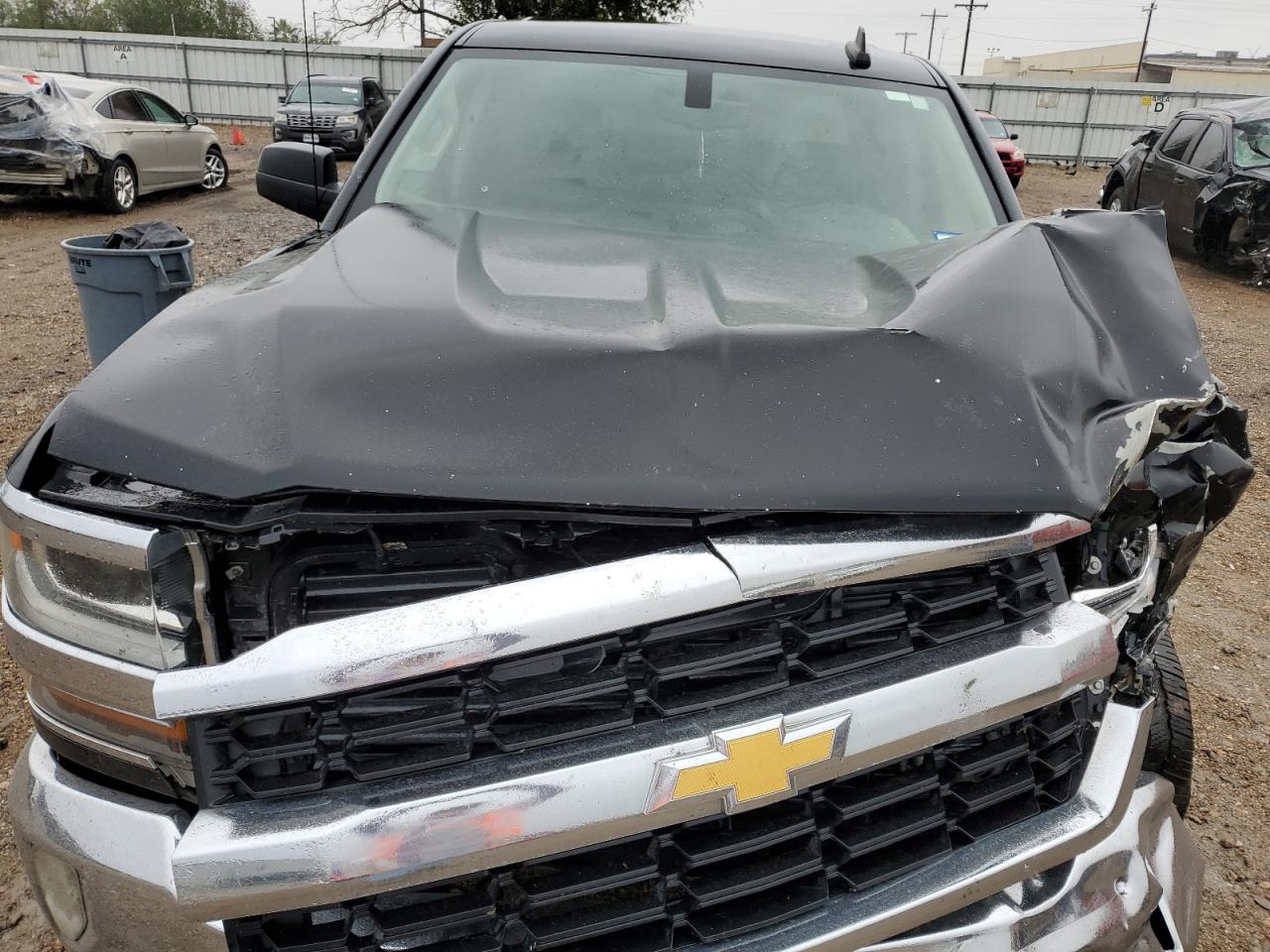 2018 Chevrolet Silverado - Image 13
