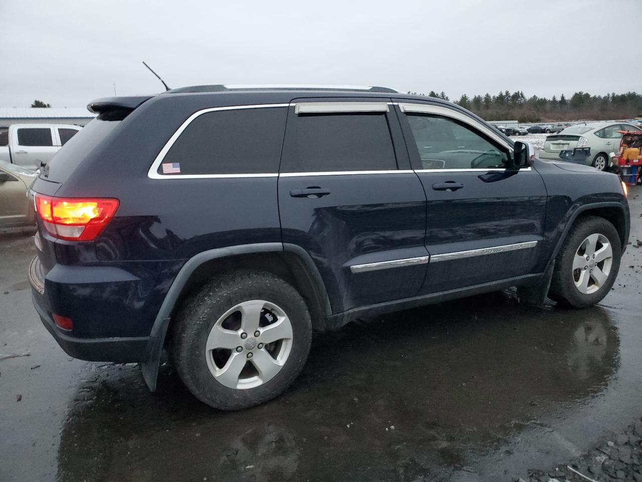 2012 Jeep Grand Cherokee - Image 3