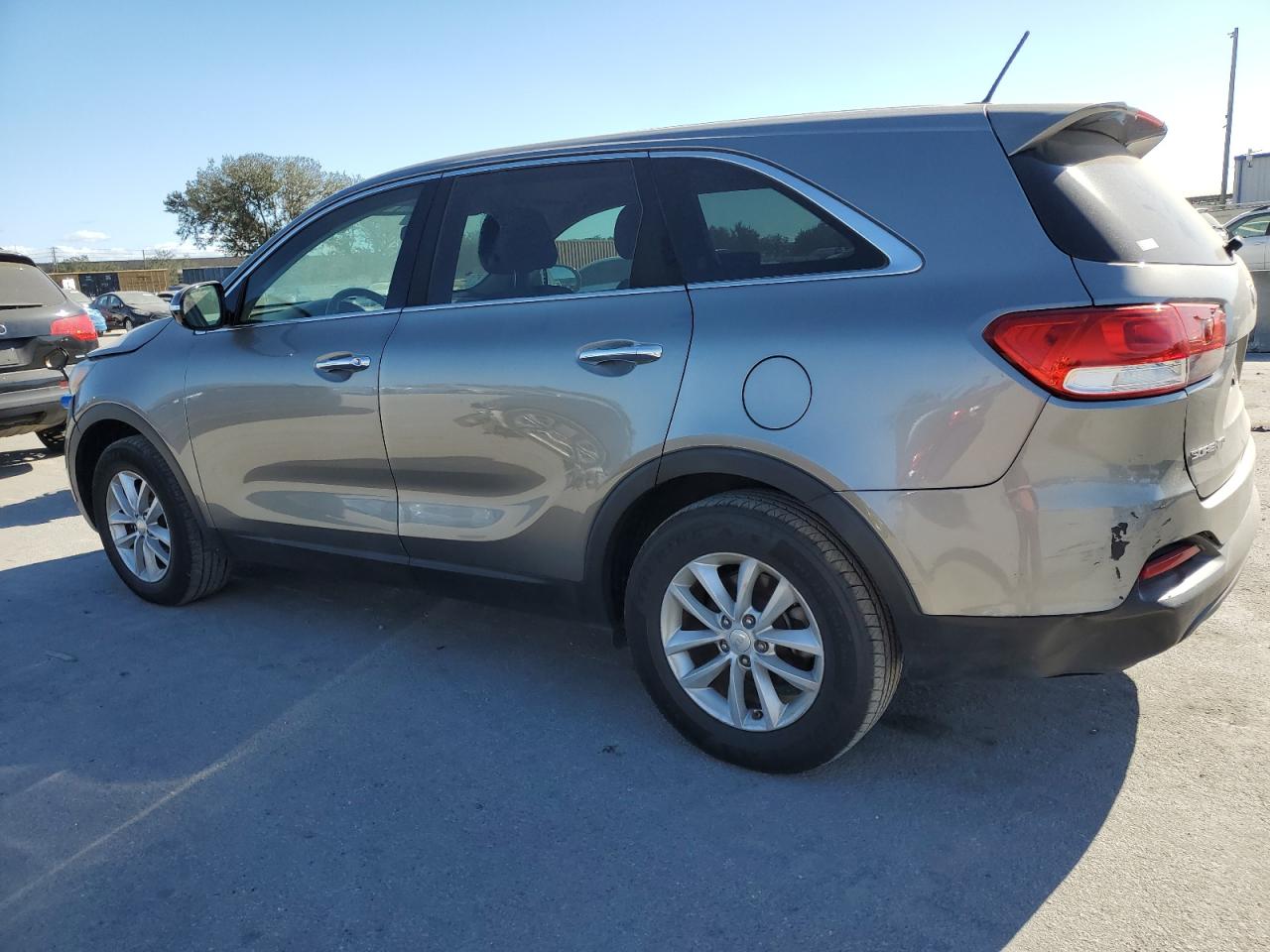 VIN 5XYPG4A33GG093448 2016 KIA SORENTO no.2