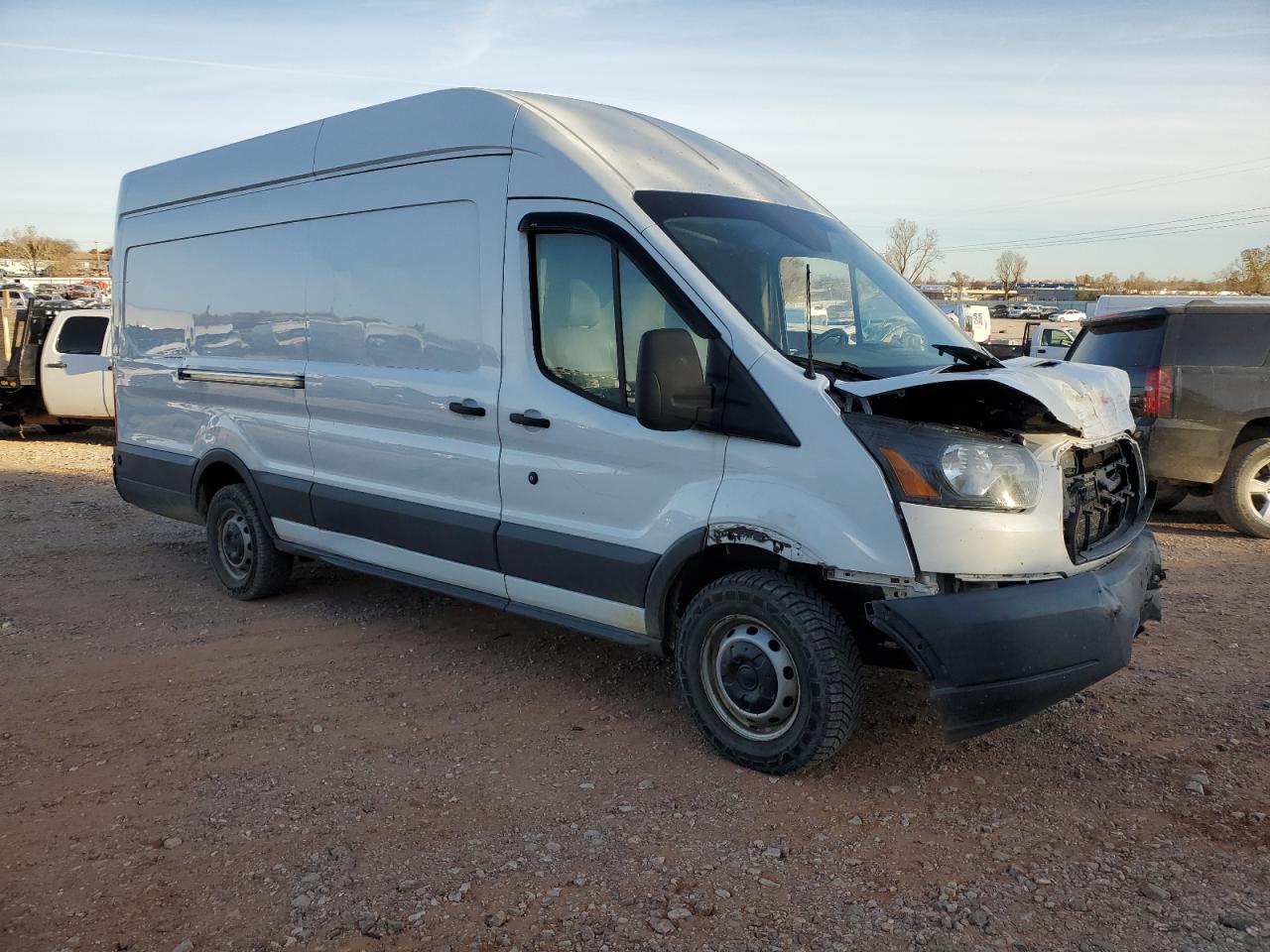 VIN 1FTSW3XG5FKA98256 2015 FORD TRANSIT no.4