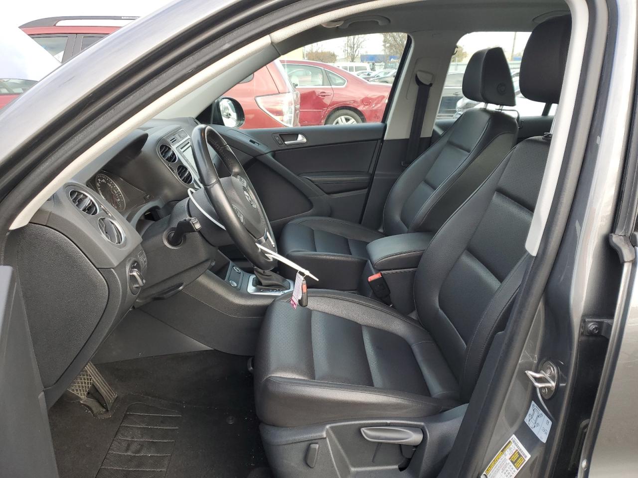 2017 Volkswagen Tiguan S VIN: WVGAV7AX7HK035768 Lot: 83084894