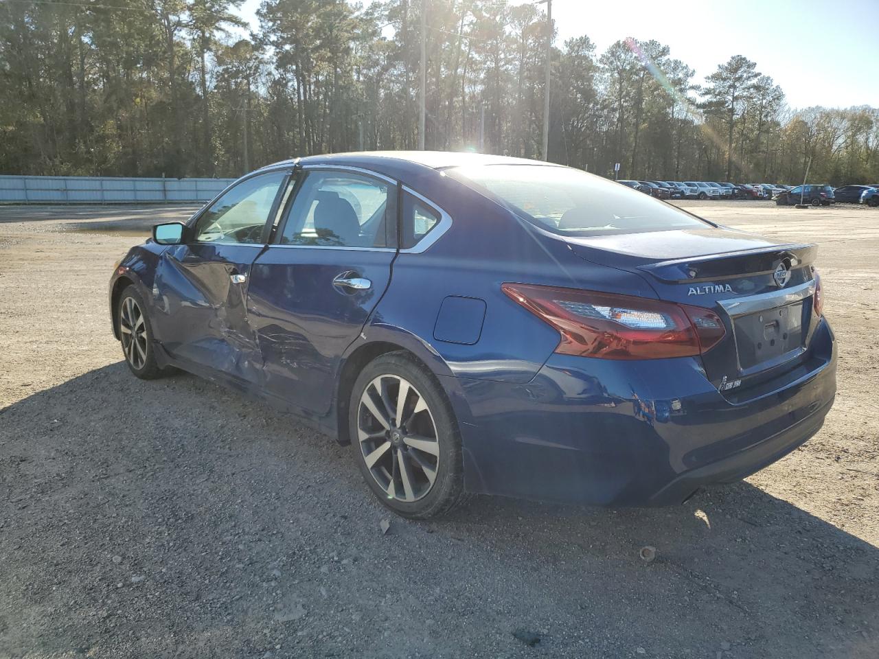 1N4AL3AP7HC494365 2017 NISSAN ALTIMA - Image 2