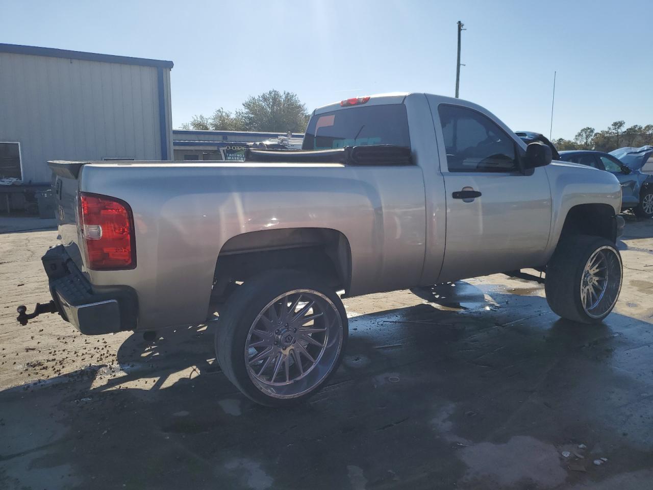 2009 Chevrolet Silverado - Image 3