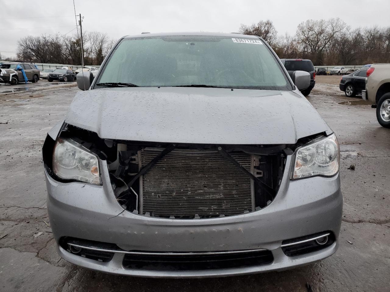 2015 Chrysler Town & Country - Image 5