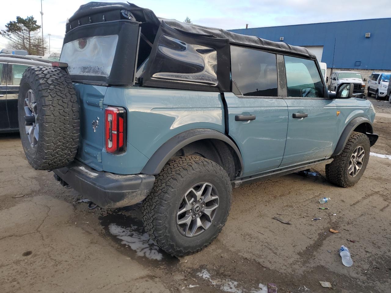 2022 Ford Bronco - Image 3