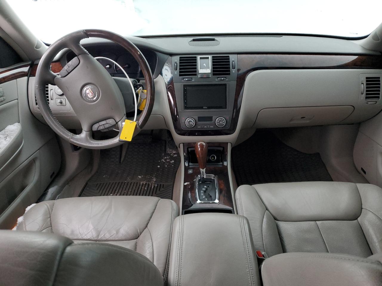 2011 Cadillac DTS - Image 8