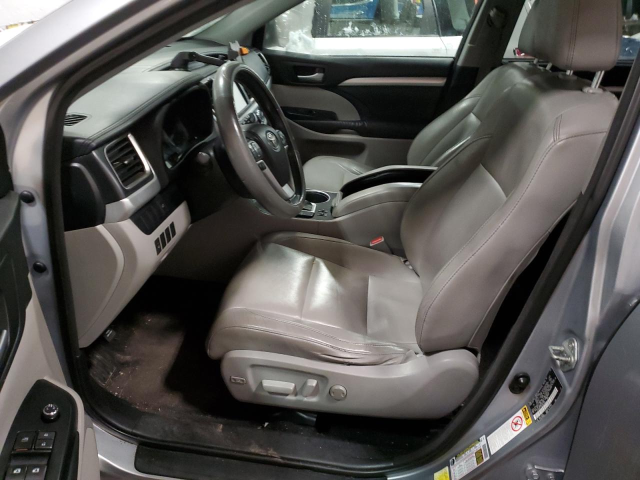 2014 Toyota Highlander - Image 7