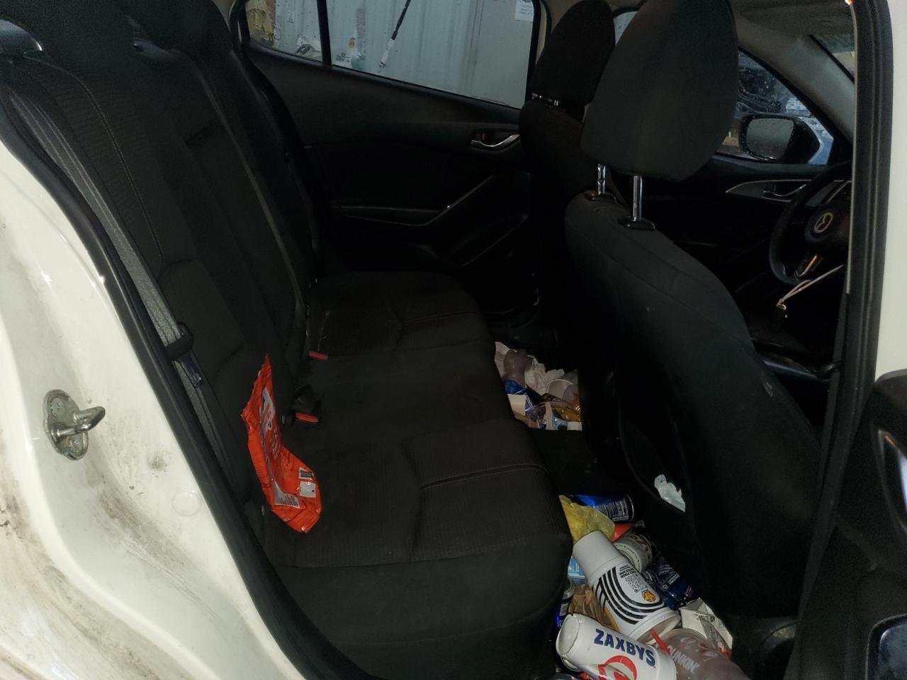 2017 Mazda 3 - Image 10