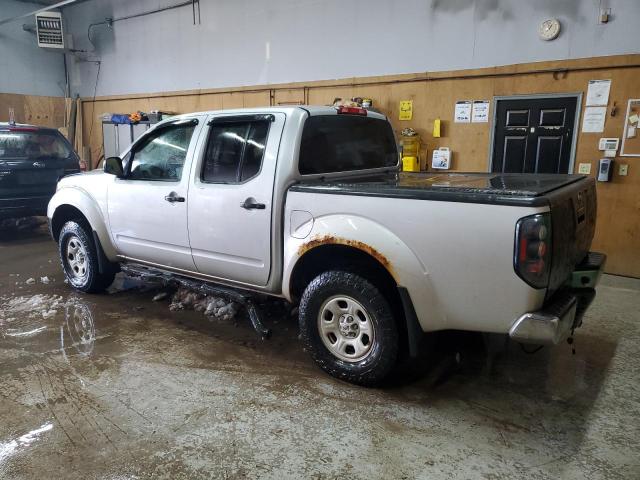 Пикапы NISSAN FRONTIER 2013 Серебристый