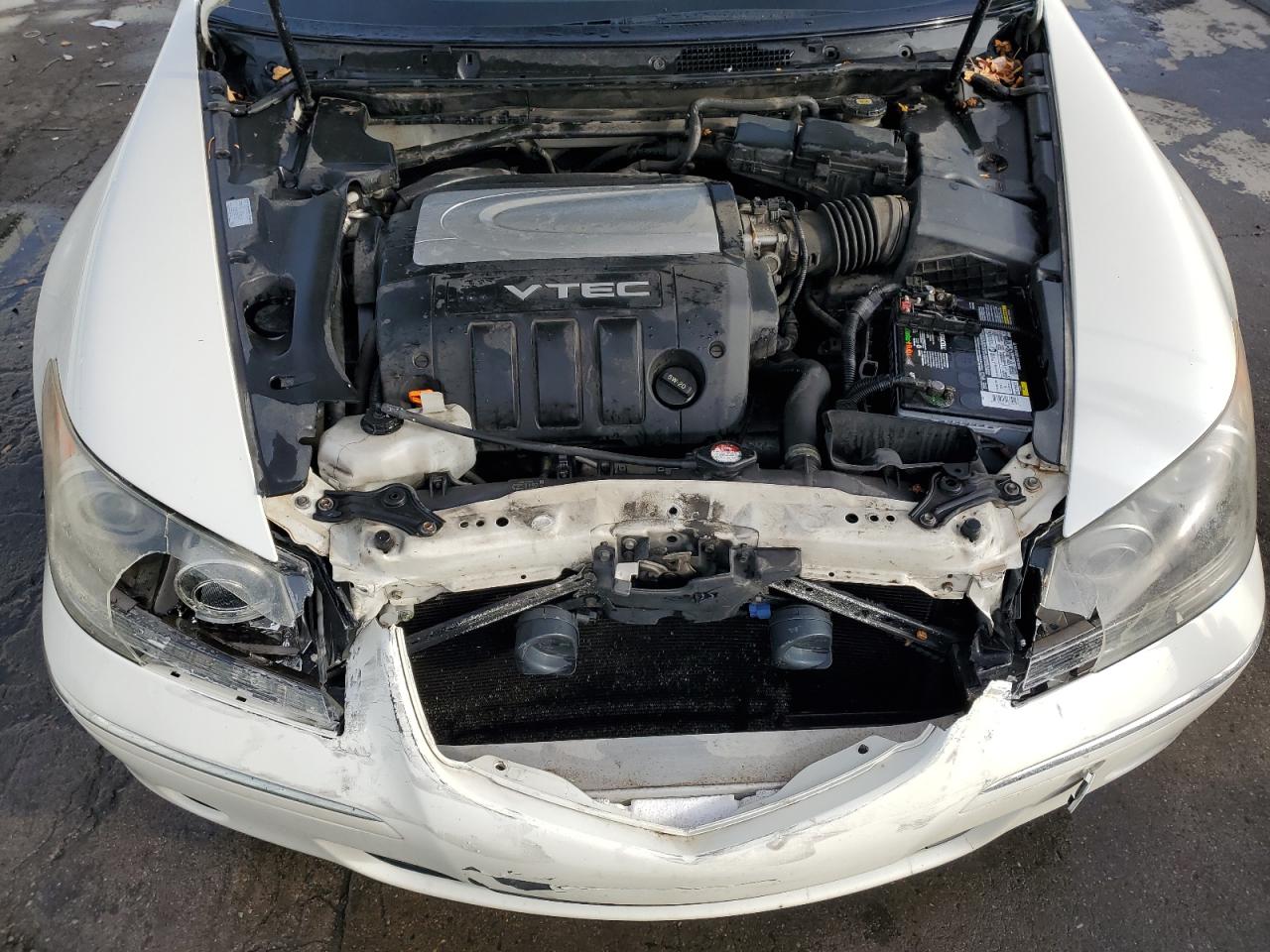 2005 Acura RL - Image 11