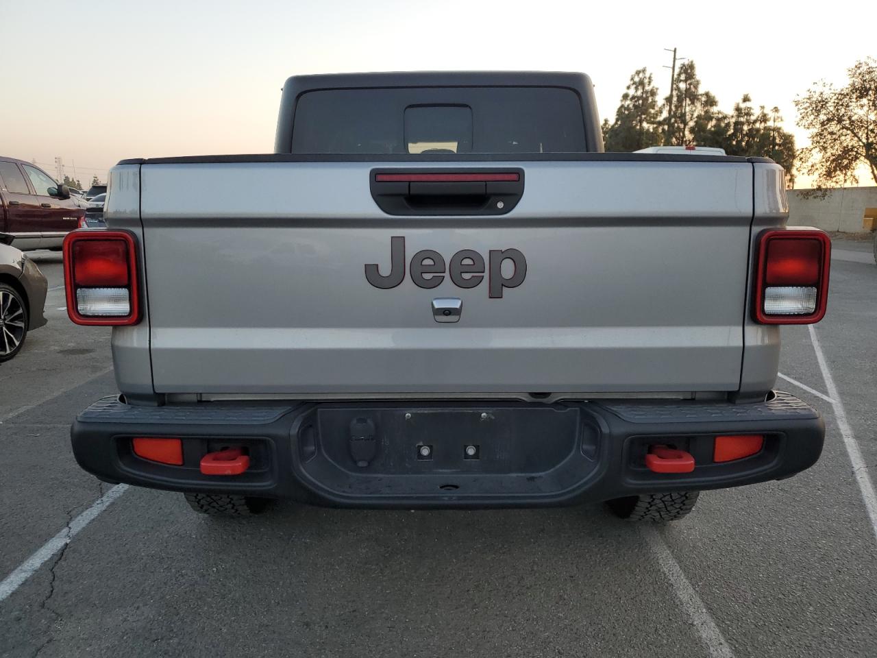 2020 Jeep Gladiator - Image 6