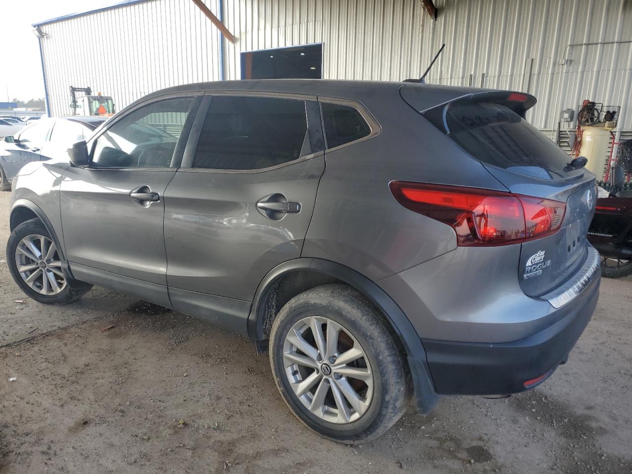 2019 Nissan Rogue - Image 2