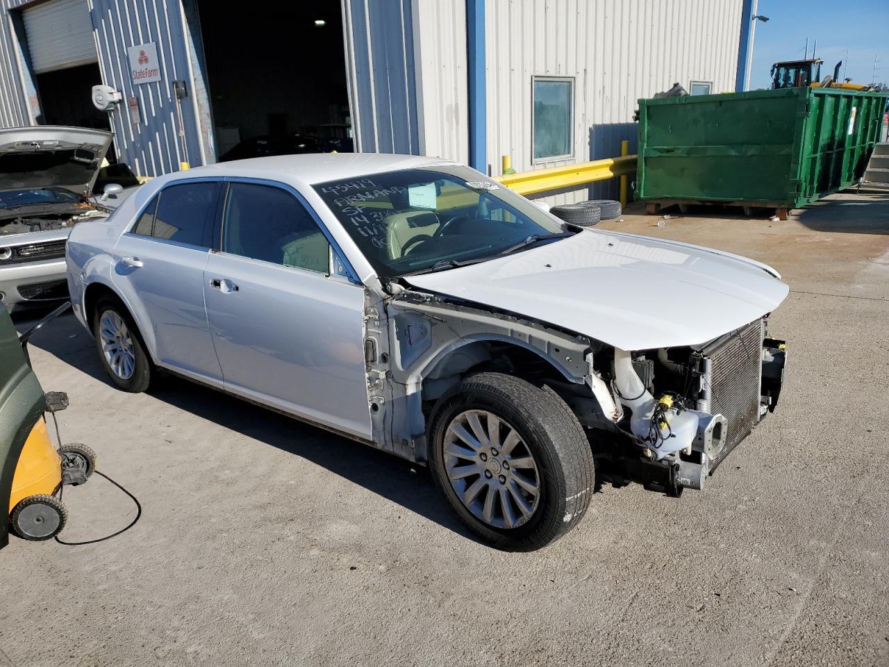 2014 Chrysler 300 - Image 4