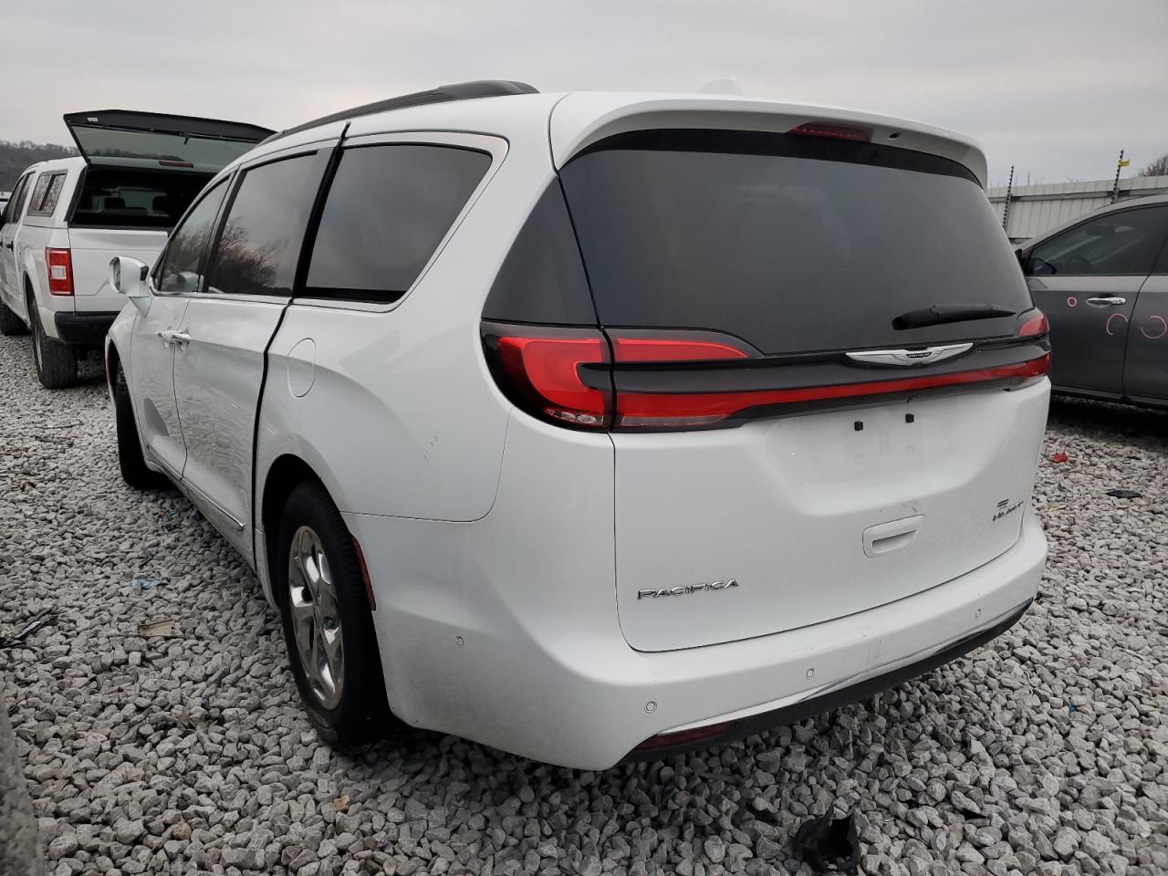2022 Chrysler Pacifica - Image 2