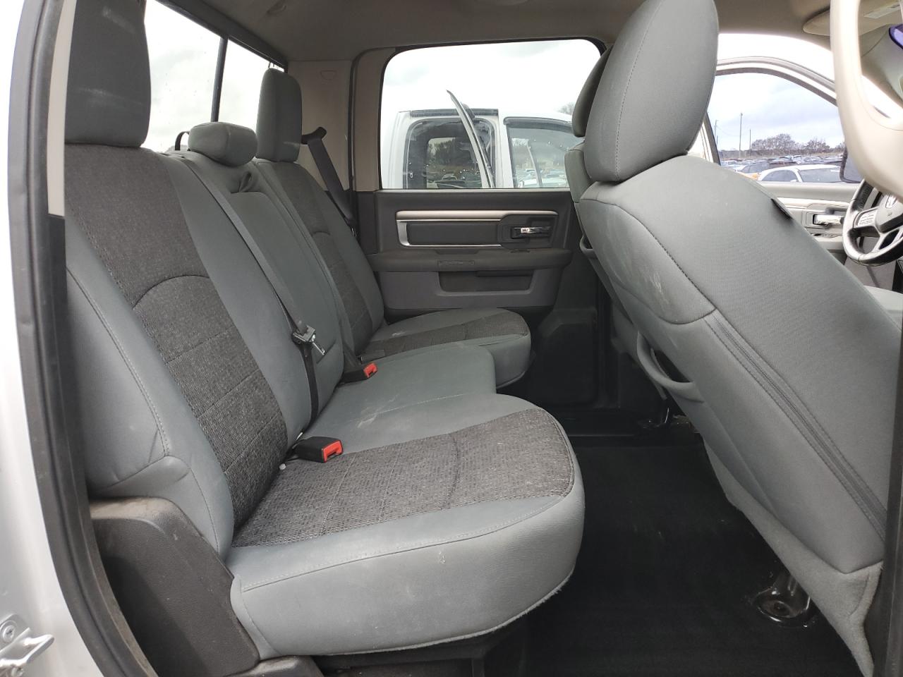 2015 RAM 1500 - Image 10