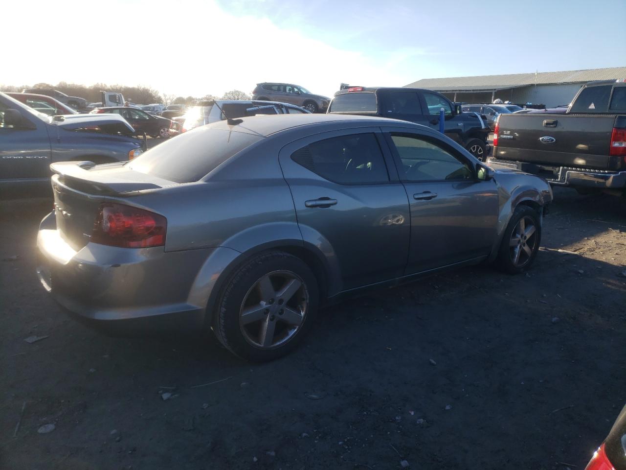 2013 Dodge Avenger - Image 3