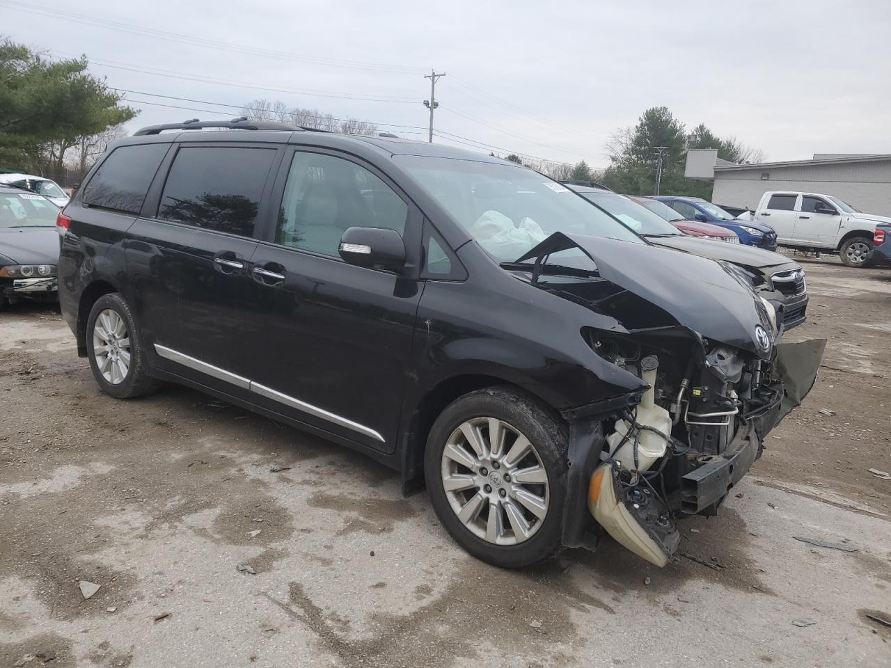 2013 Toyota Sienna - Image 4