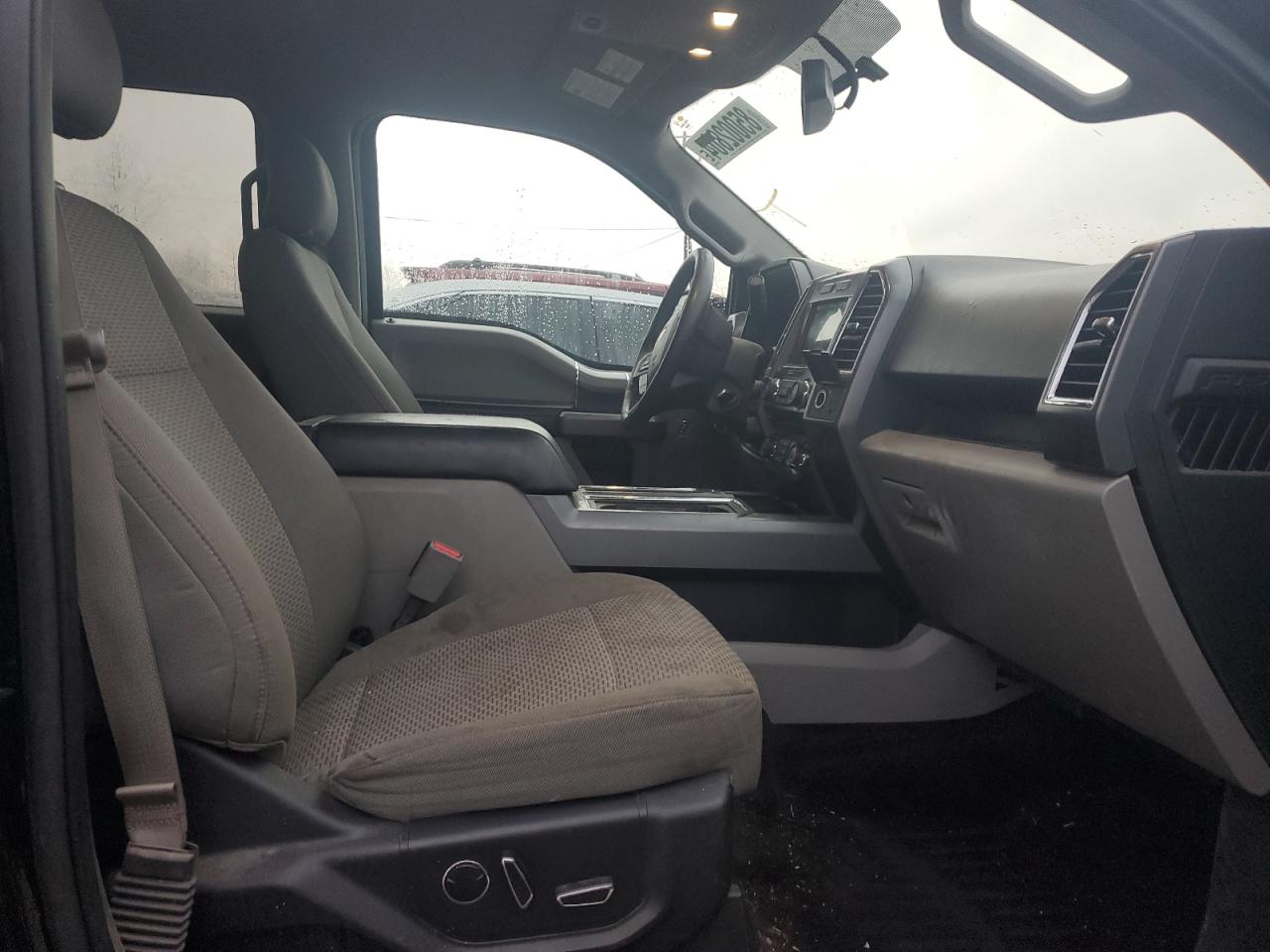 2016 Ford F-150 - Image 7